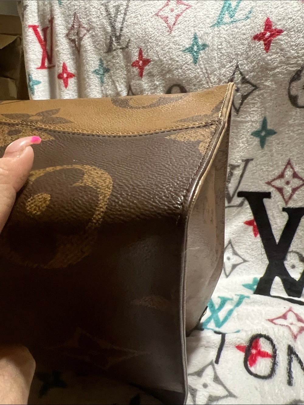 Louis Vuitton Brown reverse Monogram On The Go GM Tote with Pouch - Picture 7 of 11